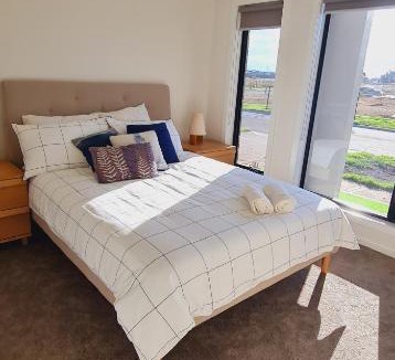 Tarneit House | Stay in Tarneit West Melbourne