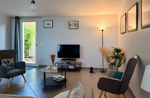 Vert House | Stay in the Countryside Between Versailles and Giverny