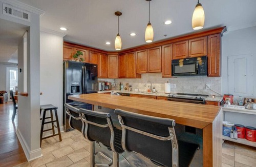 Rutledge Hill Villa | Stay in the heart of Downtown - Walk to Broadway!