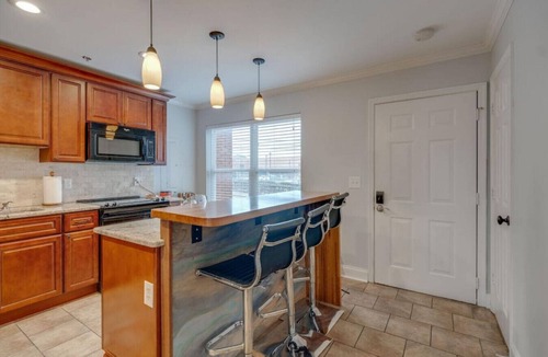 Rutledge Hill Villa | Stay in the heart of Downtown - Walk to Broadway!