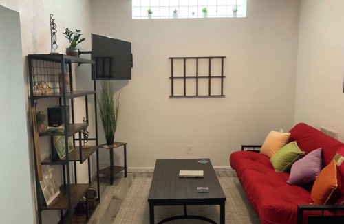 Fort Madison Apartment | Stay in this Unique SE Iowa Apt