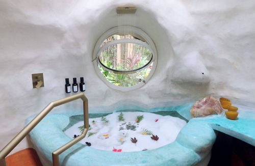 Glenwood House | Stay Inn a Volcano on a Volcano