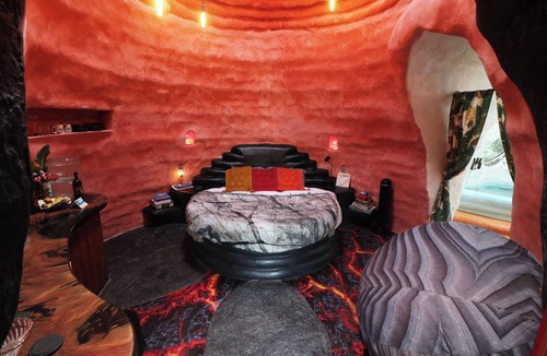 Glenwood House | Stay Inn a Volcano on a Volcano