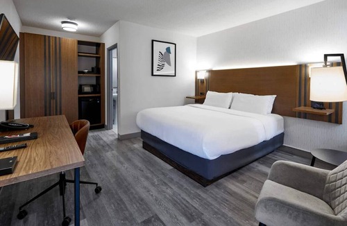 Etobicoke Hotel | Stay Inn Express Toronto