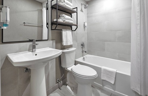 Etobicoke Hotel | Stay Inn Express Toronto
