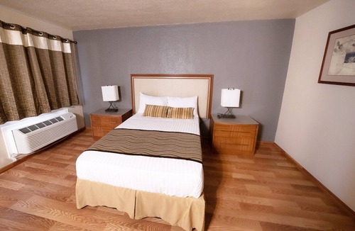 Civic Center Hotel | Stay inn suite