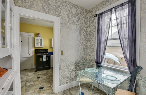Summerville Apartment | Stay just 3 miles from Augusta National during Masters Week!