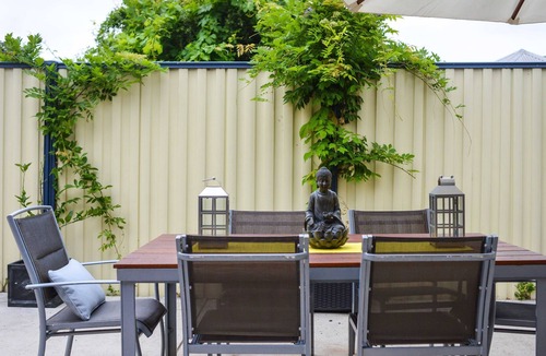 Footscray House | Stay Lime Tree - 6 Bedroom whole house