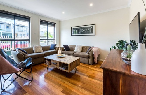 Footscray House | Stay Lime Tree - 6 Bedroom whole house