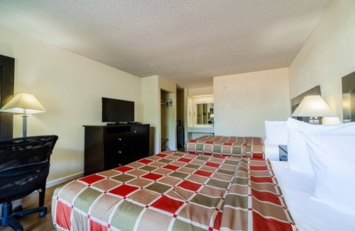 Port Lavaca Hotel | Stay Near Lighthouse Beach with Free Parking - 2 Clean & Comfortable Rooms