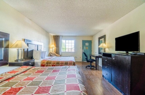 Port Lavaca Hotel | Stay Near Lighthouse Beach with Free Parking - 2 Clean & Comfortable Rooms