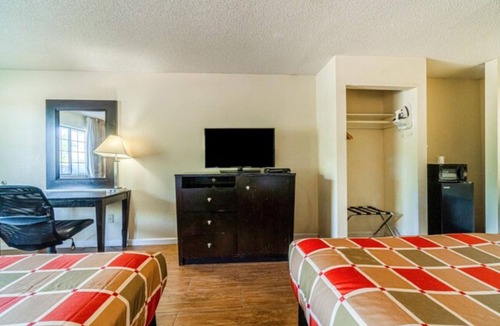 Port Lavaca Hotel | Stay Near Lighthouse Beach with Free Parking - 2 Clean & Comfortable Rooms