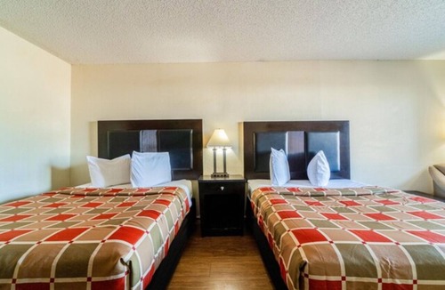 Port Lavaca Hotel | Stay Near Lighthouse Beach with Free Parking - 2 Clean & Comfortable Rooms