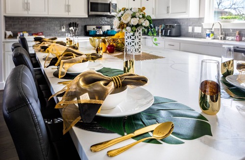 Riverside Terrace House | Stay Near Med Center/GYM/Hot Tub/pool Access