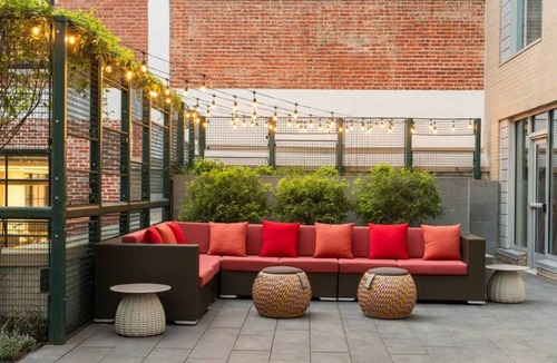West End House | Stay Near to Lincolin Memorial – 7 Min Walk, Stylish Unit w/Rooftop Pool Access