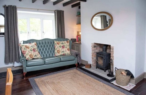 Newton Aycliffe Cottage | Stay Northside: Luxury Cottage, Log Burner & Pub