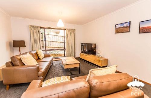 Leongatha House | Stay on Callaway