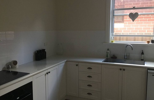 Wagga Wagga House | Stay on Simmons "Ivanhoe"