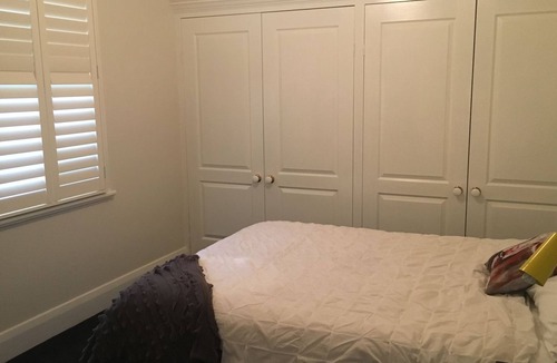 Wagga Wagga House | Stay on Simmons "Ivanhoe"