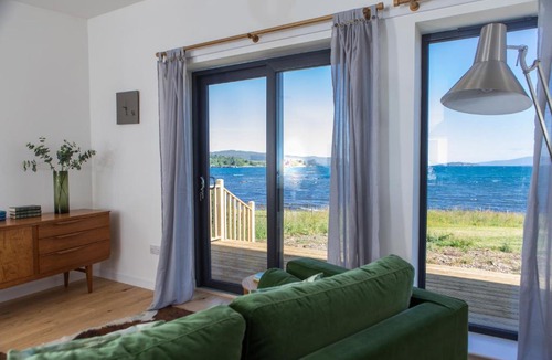 Broadford Apartment | Stay on the Bay, Skye