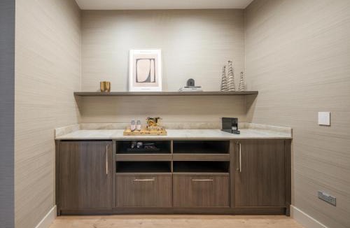 Rush and Division Hotel | Stay One Chicago