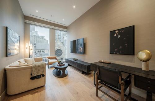 Rush and Division Hotel | Stay One Chicago