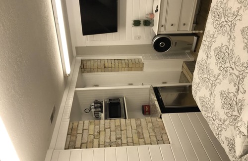 Salina House | *STAY & PLAY* 5000 sq. Gym, Custom Master & Loft!