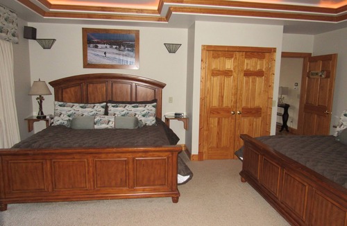 The Galena Territory Cabin | Stay & play at the largest rental in Jo Daviess County, the Eagle's Nest
