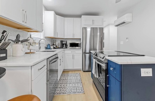 Front Park House | Stay & Play: New 3BR, Hot Tub + Games