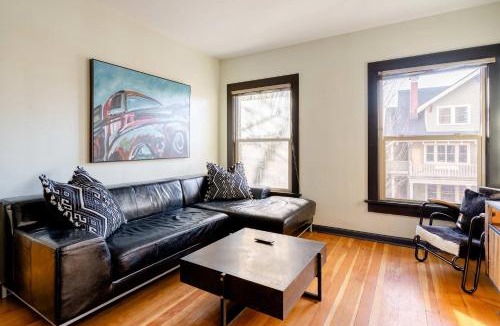 Belmont House | Stay Portland - Portland Classic - Walk to Local Coffee & Food