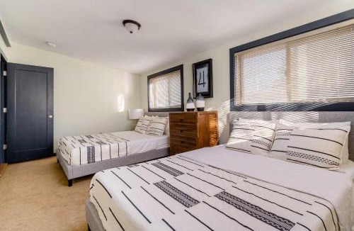 Belmont House | Stay Portland - Portland Classic - Walk to Local Coffee & Food