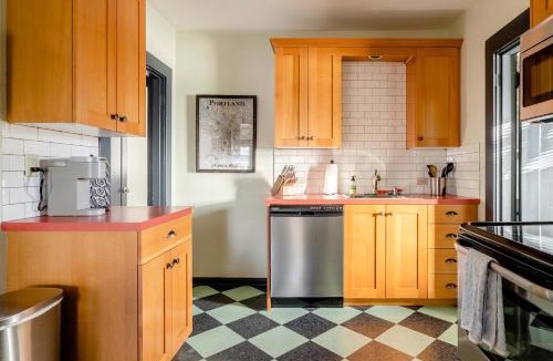 Belmont House | Stay Portland - Portland Classic - Walk to Local Coffee & Food