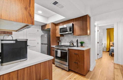 McNeil House | Stay Right @ Lamplight! Domain North Austin Texas