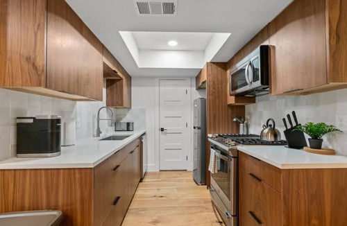 McNeil House | Stay Right @ Lamplight! Domain North Austin Texas