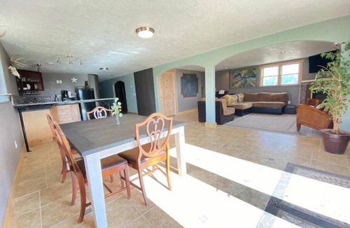 Chouteau County House | Stay Rural