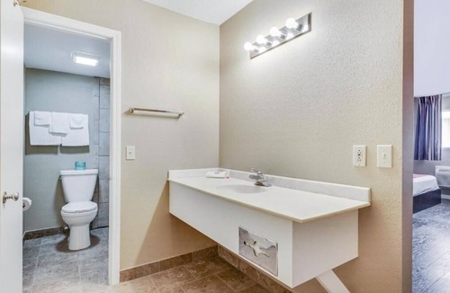Elk City Hotel | Stay Steps From Old Town In Unit W/Parking And Pet Access