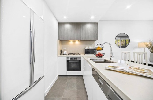 Lidcombe Apartment | Stay Steps from Olympic Park | Spacious 3-Bedroom