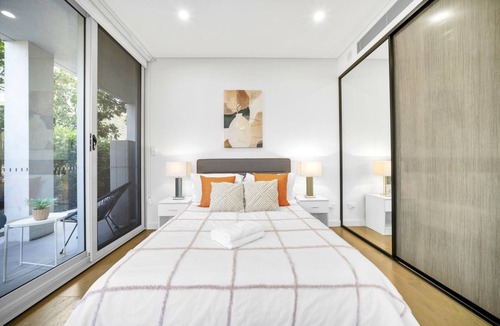 Lidcombe Apartment | Stay Steps from Olympic Park | Spacious 3-Bedroom