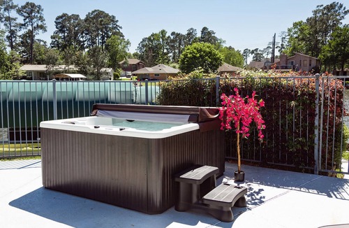 Walden on Lake Conroe House | Stay together at BlueWalden waterfront, 5 ensuite bd/ba, pool/spa, NEW DOCK