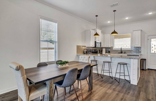 Tyler House | STAY TYLER @ Faulkner- amazing location