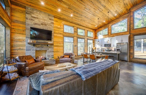 Hochatown Cabin | Stay & Unwind | 2Kings, Playset, Arcade