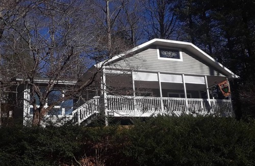 Waynesville House | Stay with Confidence-Fast WiFi-Fantastic Fire-pit-Natural Lighting