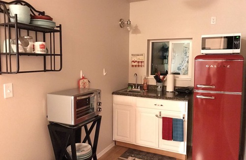 Marietta-Alderwood Apartment | Stay with goats!