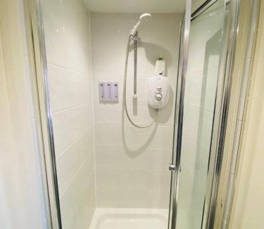 Doncaster House | Stay with H&S