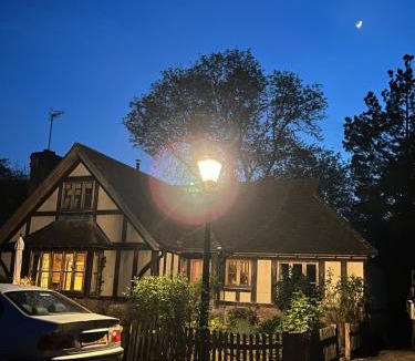 Walliswood Bed & Breakfast | Stay with Robin