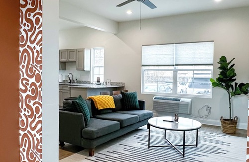 Historic Downtown Baton Rouge Apartment | StayAE - Flamingo House