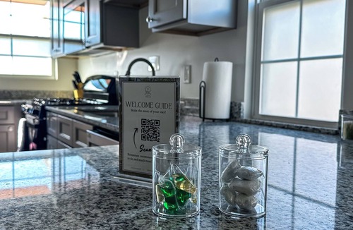 Historic Downtown Baton Rouge Apartment | StayAE - Flamingo House