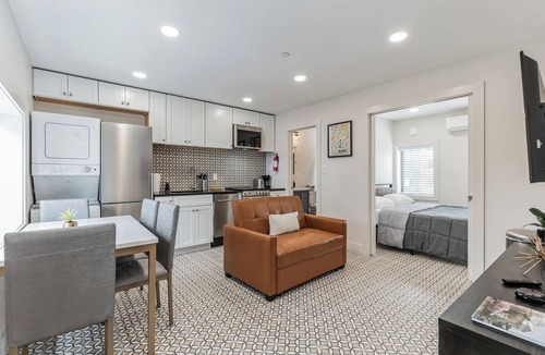 North Capitol Street Apartment | @StayatNoMA