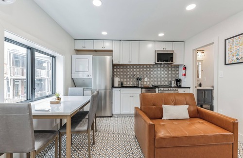 North Capitol Street Apartment | @StayatNoMA