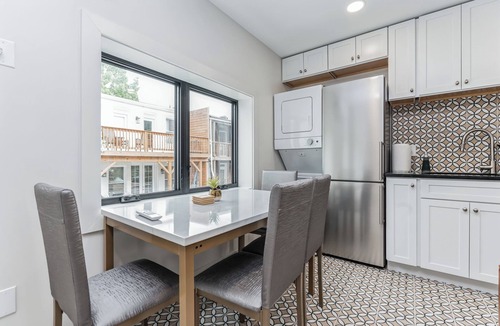 North Capitol Street Apartment | @StayatNoMA